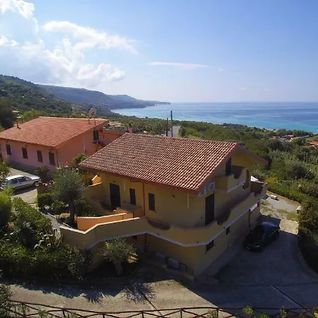 Baciati Dal Sole 公寓 赞布隆内